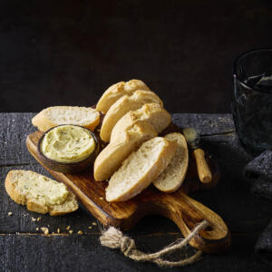 Stokbroodje met kruidenboter